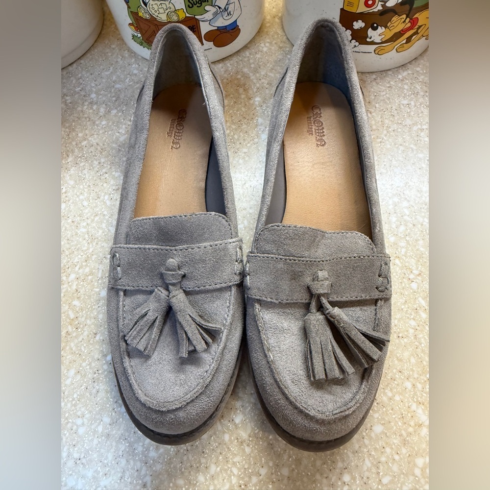 Crown Vintage Suede Gray Tassel Loafers Women’s Sz 7